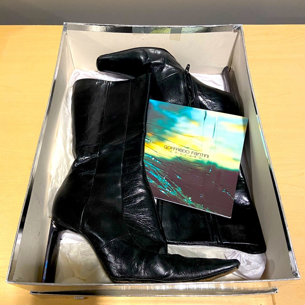 Ankle heeled boot by Geoffredo Fantini